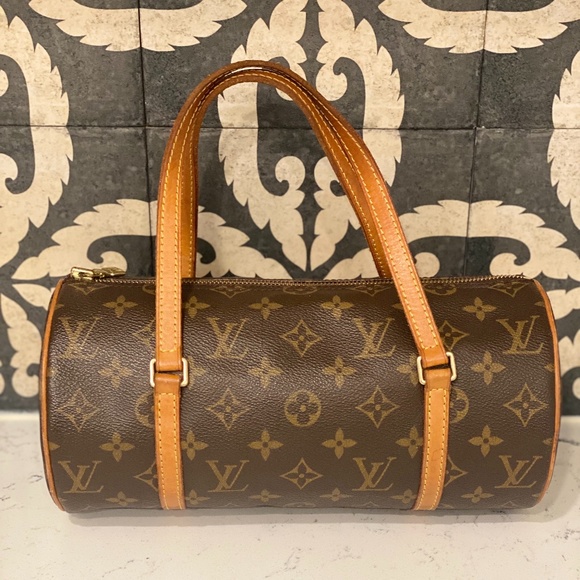 Authentic Louis Vuitton Papillon - Picture 1 of 5